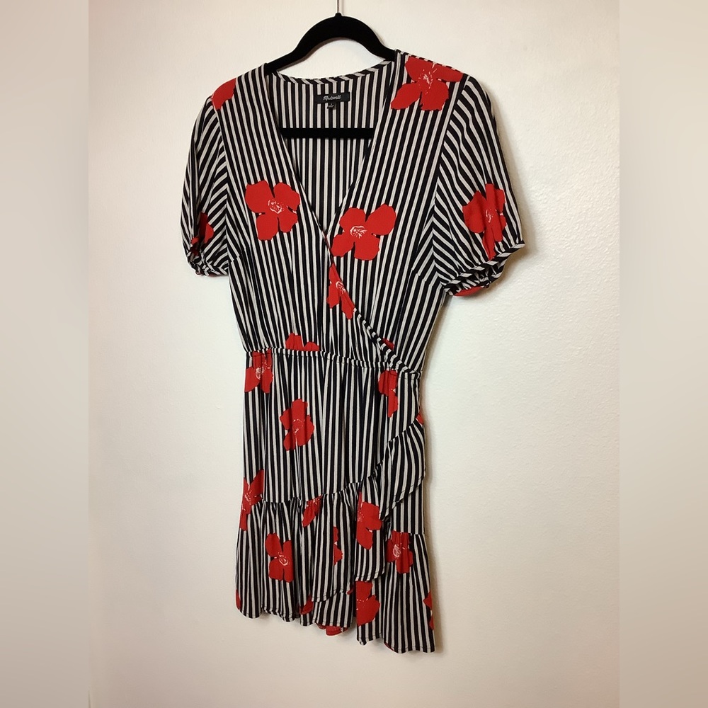 Madewell Retro Print Bianca Ruffle-Wrap Dress in Candied Orchids Size 2 EUC.